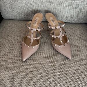 VALENTINO Garavani Rockstud Nude Patent  Sz 39  Heel Mules